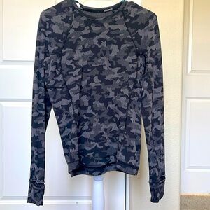 Lululemon Runderful Long Sleeve camo camouflage top, size 8 - no flaws-